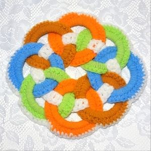 Vtg Retro Boho Style Handmade Crochet 3D Trivet Granny Hot Potholders Placemat
